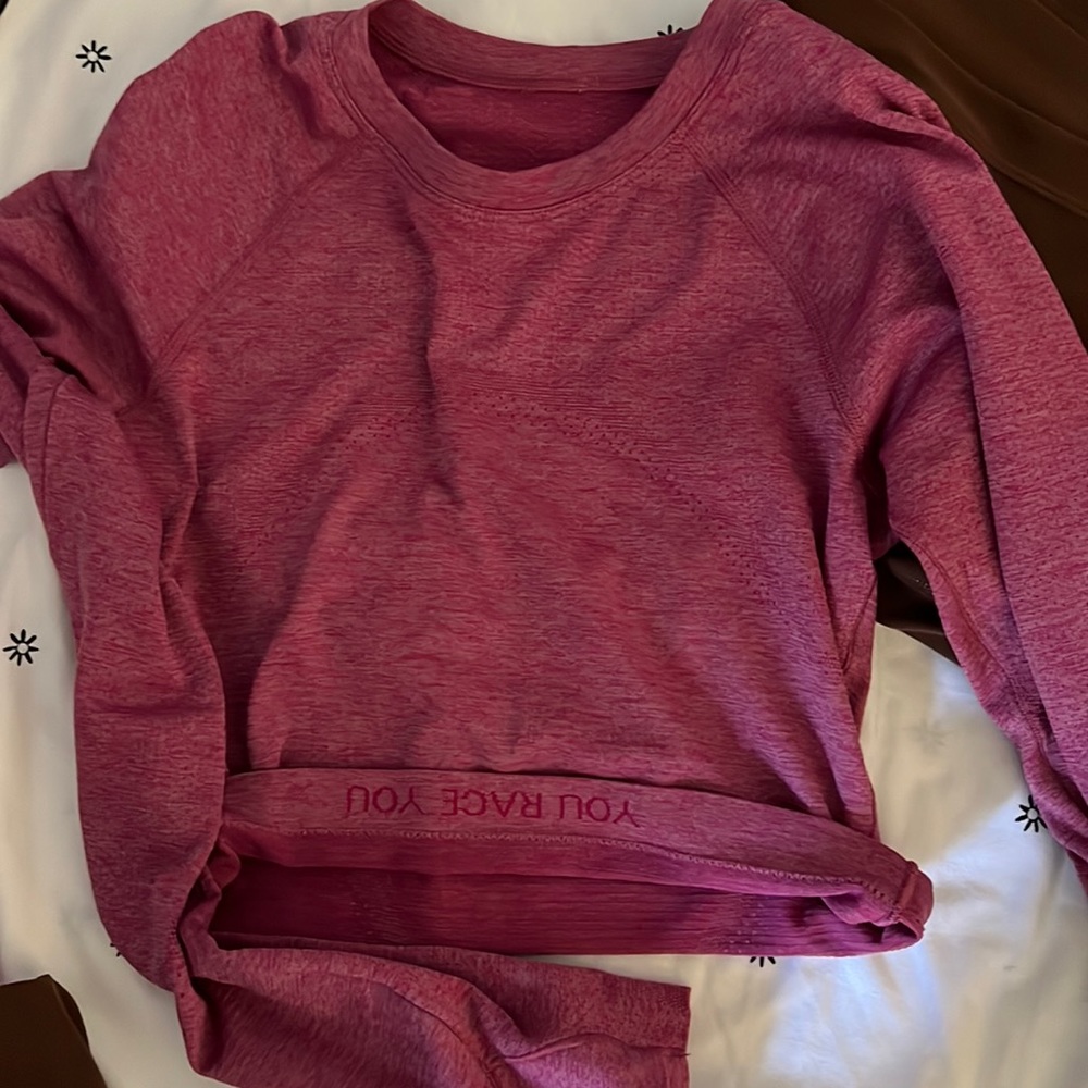 Lululemon cropped long sleeve  swiftly size 4